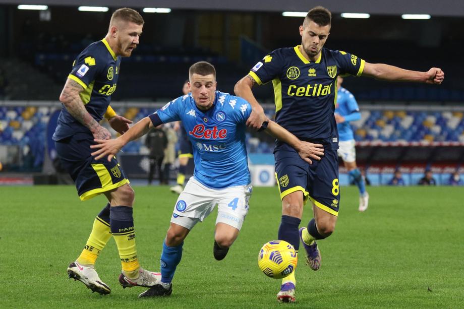 Napoli rutinski do pobjede nad Parmom